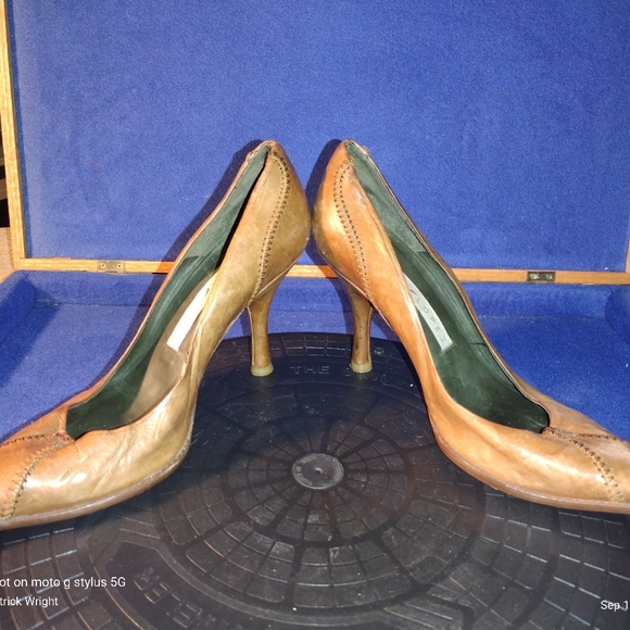 Pura Lopez Pointy Toe Carmel Leather 3-1/2 In. High Heels Sz, 37-EU, 6.5-US - Picture 7 of 9